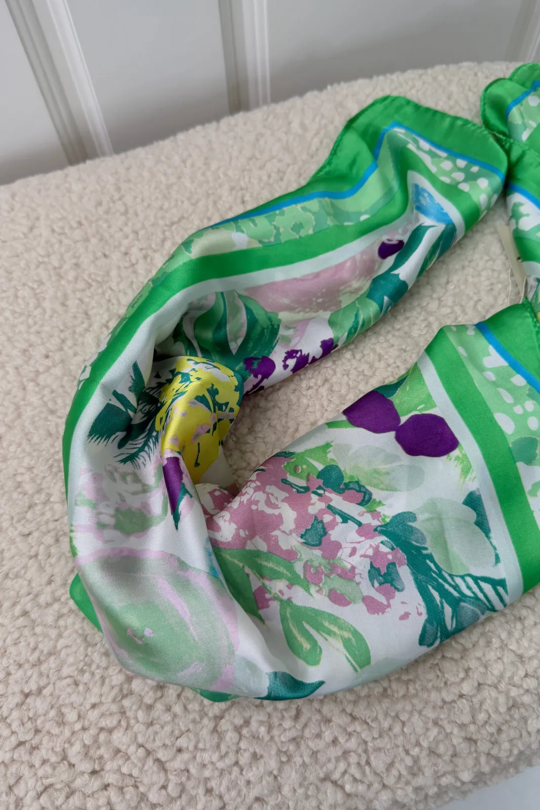 A-bee Aeelowen Scarf | Halsdukar