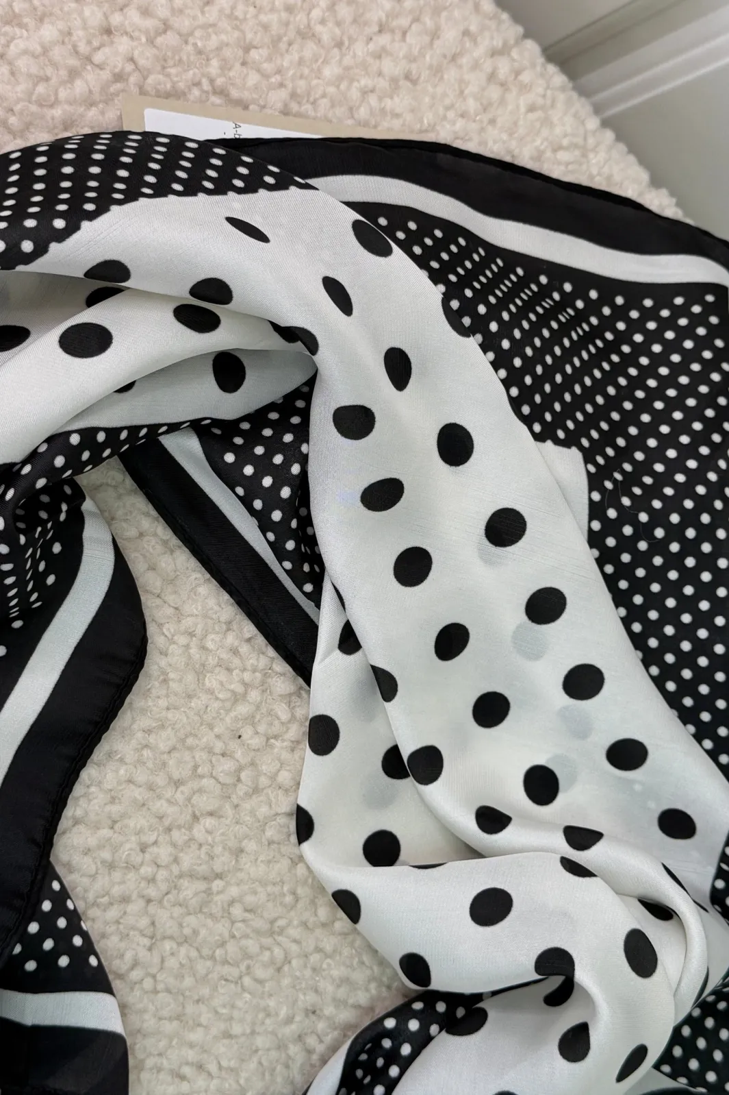 A-bee Aeleonora Scarf | Halsdukar