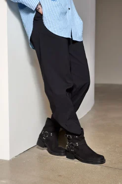 Black Colour Bcbeate Barrel Pant 41096 | Jeans, Leggings & Byxor
