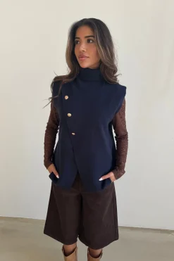 Continue Colola Vest 15077 | Västar