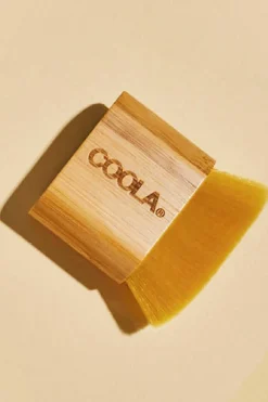 Coola Cosunless Tan Kabuki Brush | Sminkborstar