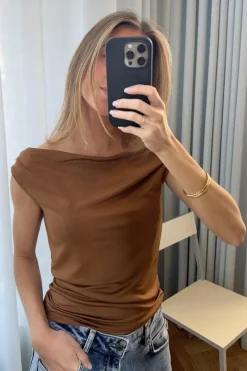Modström Hiad Off-houder Top 57928 | T-Shirts & Toppar