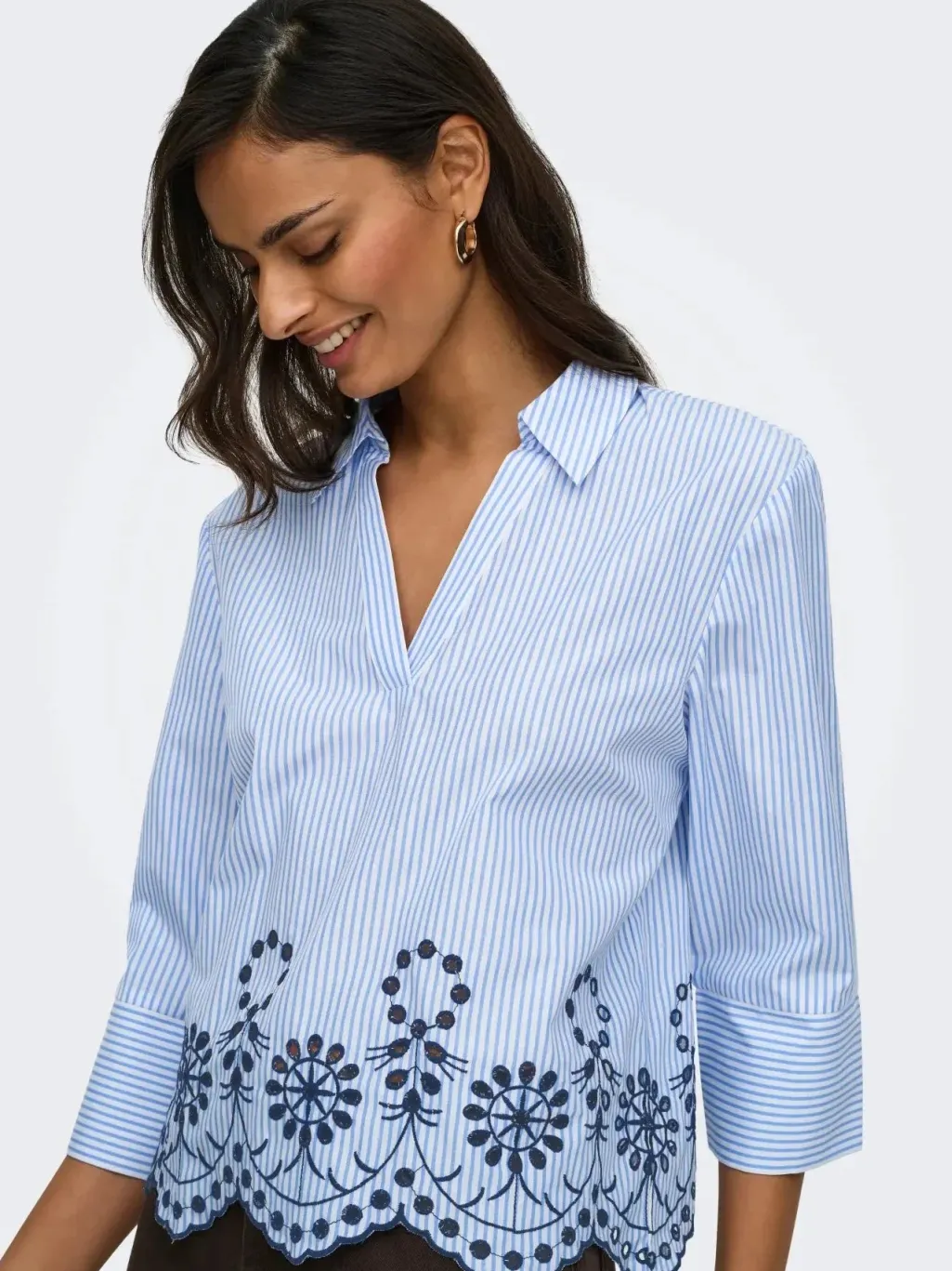 Jdybille L/S Embroidery Top