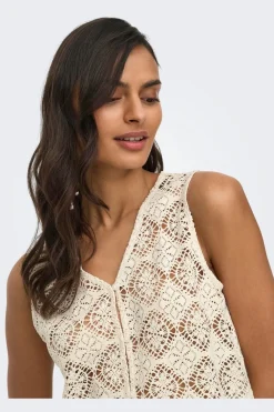 Jdyeva S/L V Neck Button Top Dia