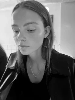 Jane Kønig Jkbig Tied Heart Hoop BTHH-AW25-S | Örhängen