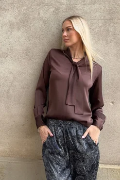 Karmamia Kaudrey Boue 2235 | Blusar & Skjortor