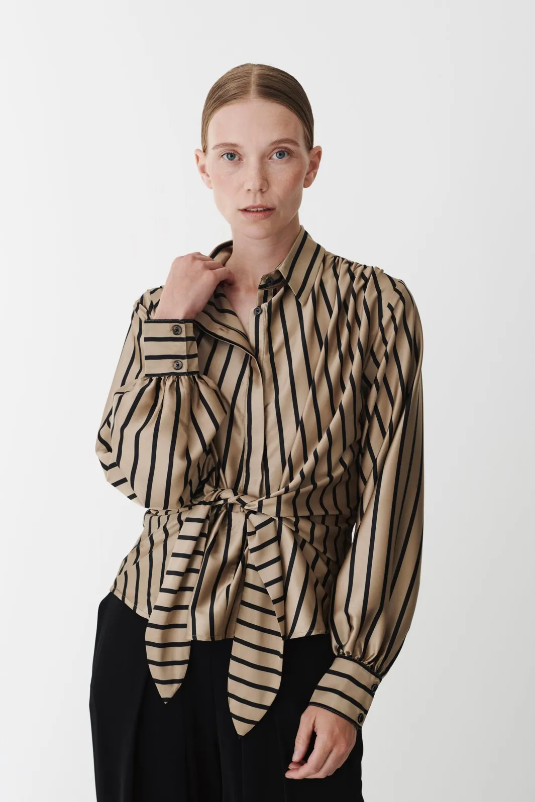 Karmamia Kee hirt 2245 | Blusar & Skjortor