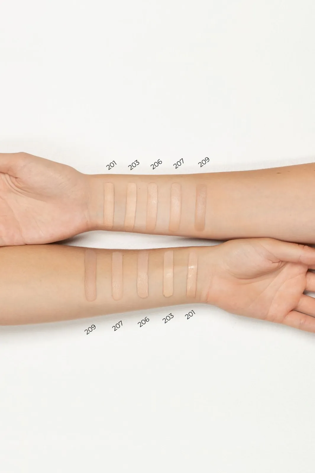 Lavinde Copenhagen Lcnatural Glow Liquid Foundation Beige 207 | Foundation