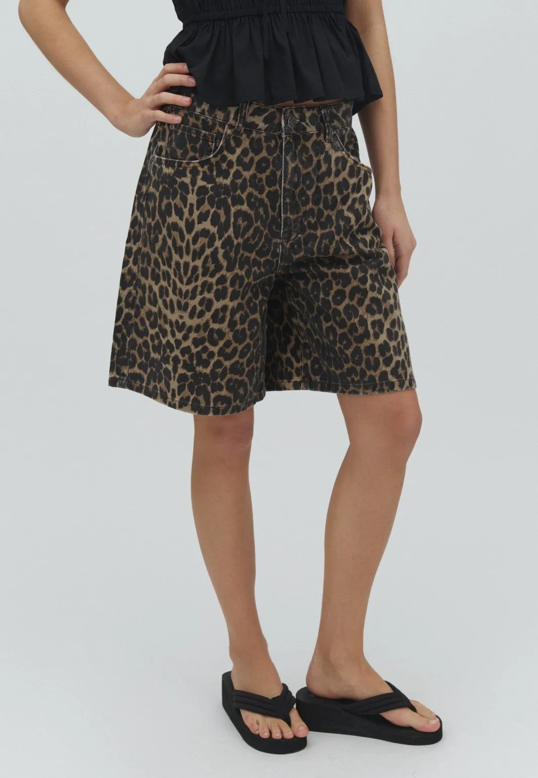MbyM taina- 64331157 | Shorts