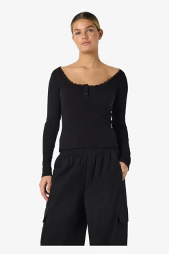 Noisy May Naya / ace Heney Top | T-Shirts & Toppar