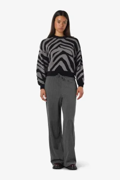 Noisy May Nie Nw Pintripe Wide Pant Fwd | Jeans, Leggings & Byxor