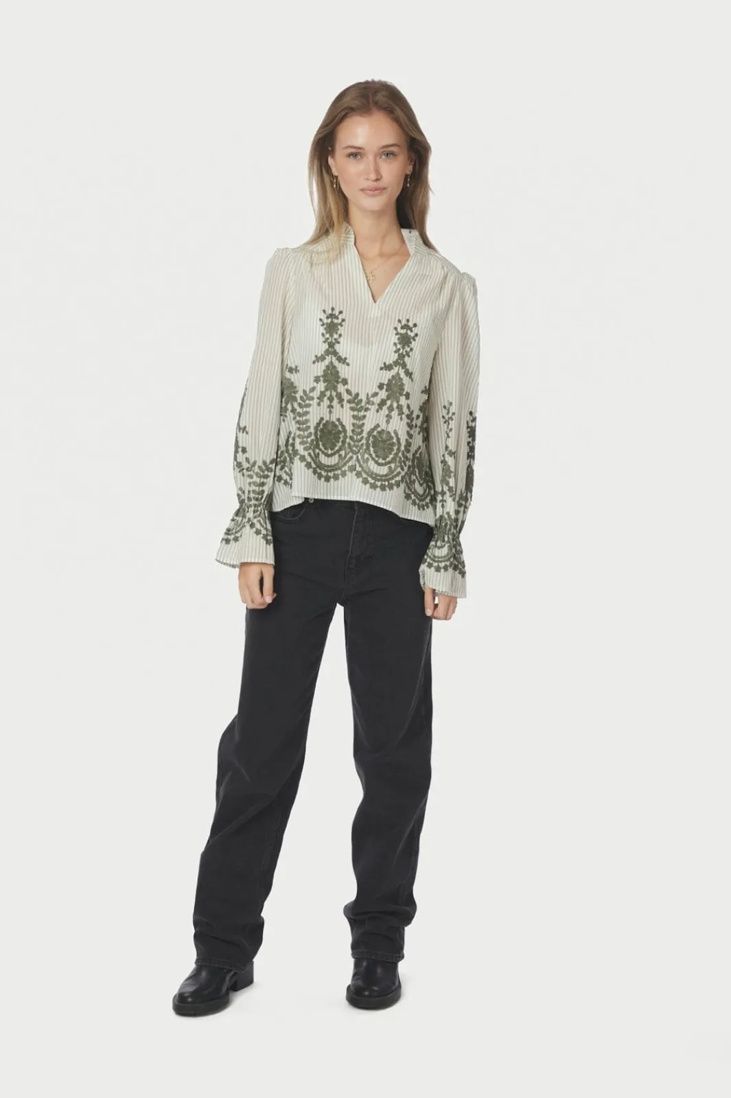 Neo Noir Nnamara Stripe Emb Blouse 163363 | Blusar & Skjortor