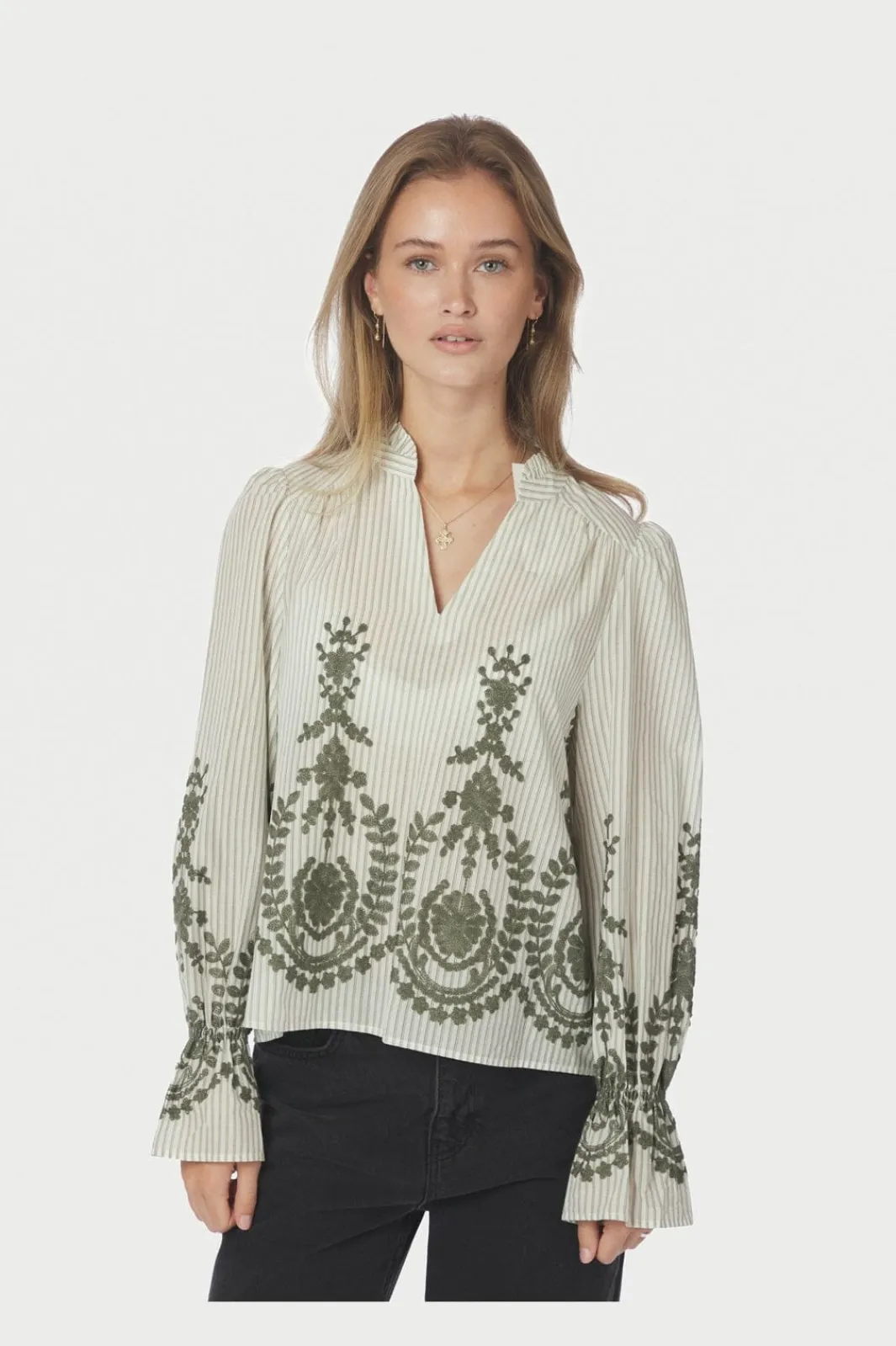 Neo Noir Nnamara Stripe Emb Blouse 163363 | Blusar & Skjortor