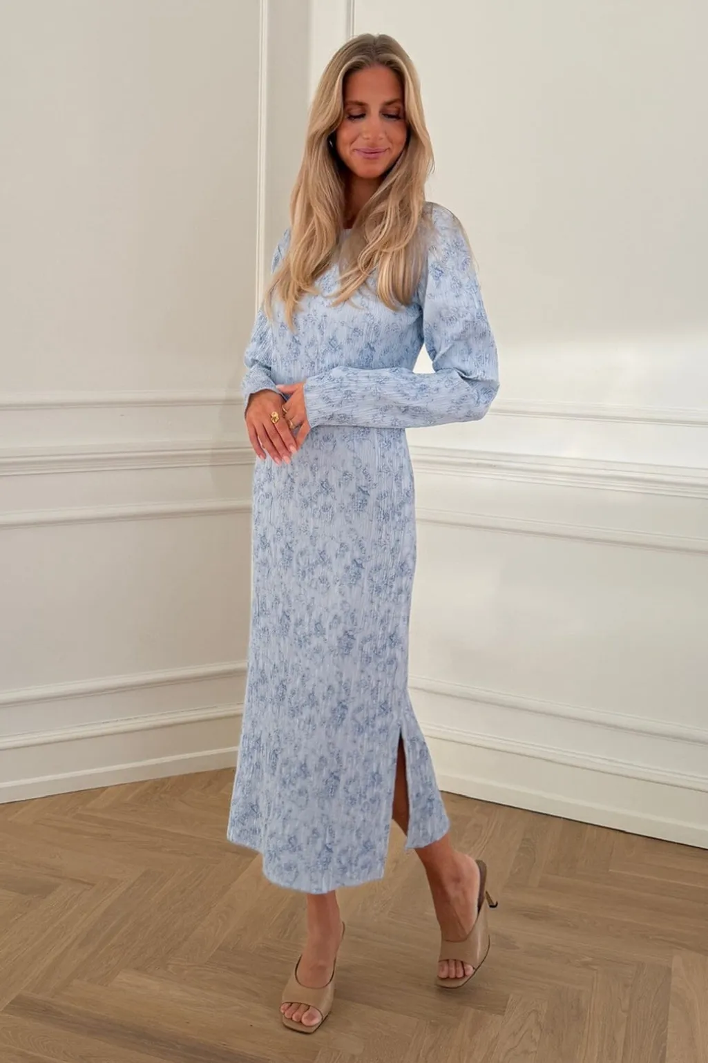 Odaic Dress A1015