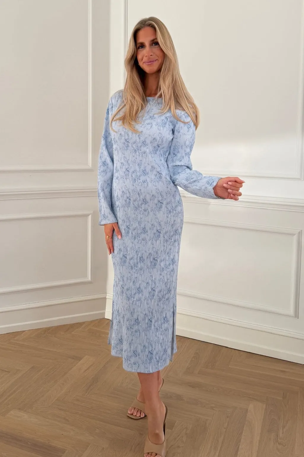 Odaic Dress A1015