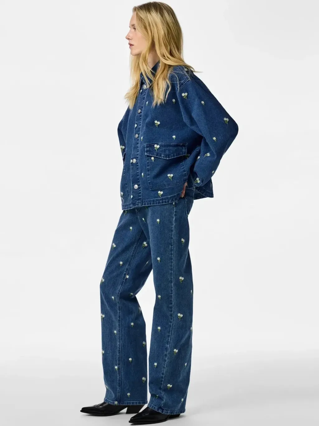 Pcflora Straight Emb Jeans