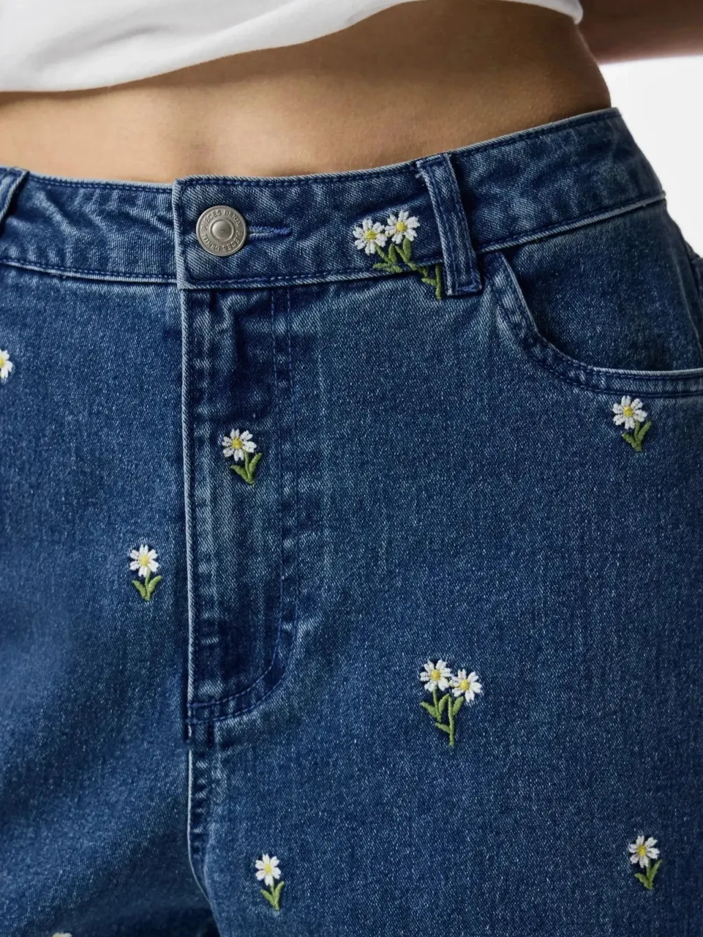 Pcflora Straight Emb Jeans