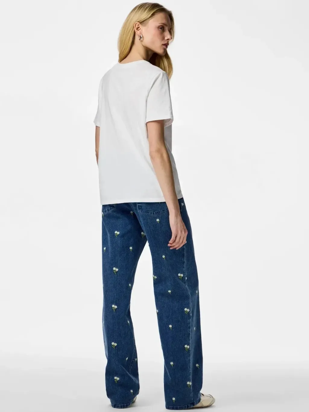 Pcflora Straight Emb Jeans