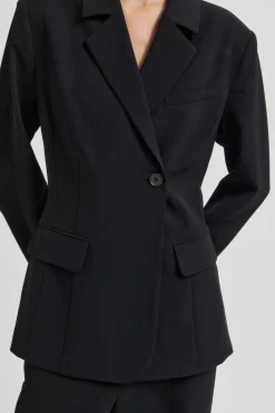 Second Female ffique Fitted Bazer 60000 | Blazers