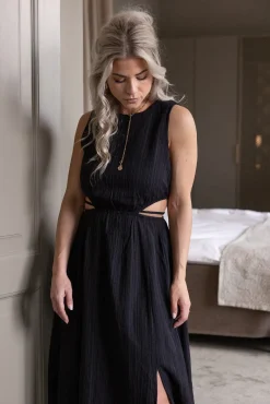 Susan M Dress 167371