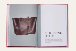New Mags The Essence Of Yves Saint Laurent | Dekorationer