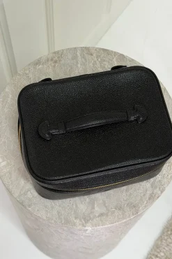Preloved Vintageline x Molly&My Vintage Chanel Kosmetiktaske – Sort Caviar & Guldhardware | Väskor & Plånböcker