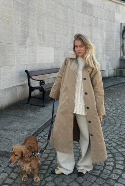 Violaic Trenchcoat