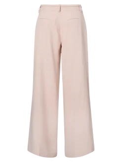 Yasmimi Pant